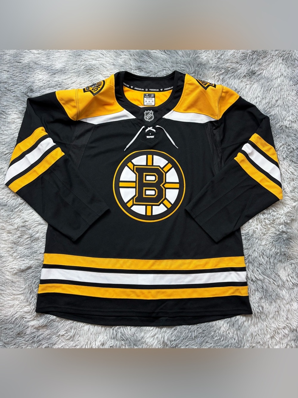 Fanatics Premium Boston Bruins W/ Fighting Strap NWOT